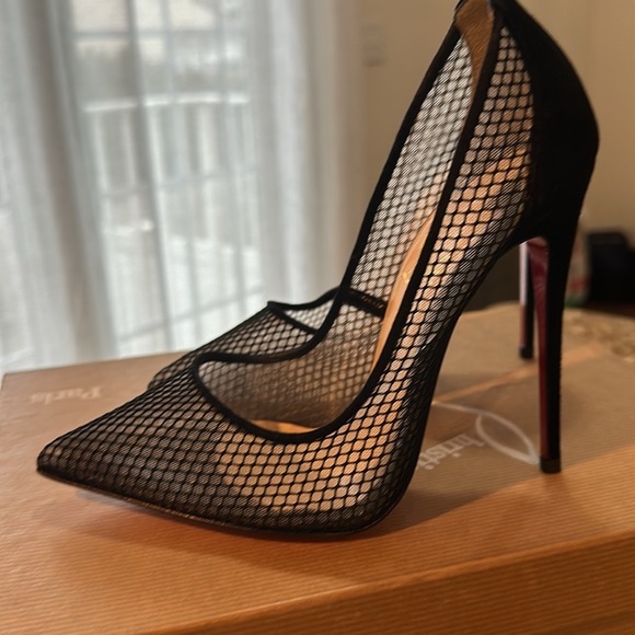 Red bottoms - Picture 4 of 5